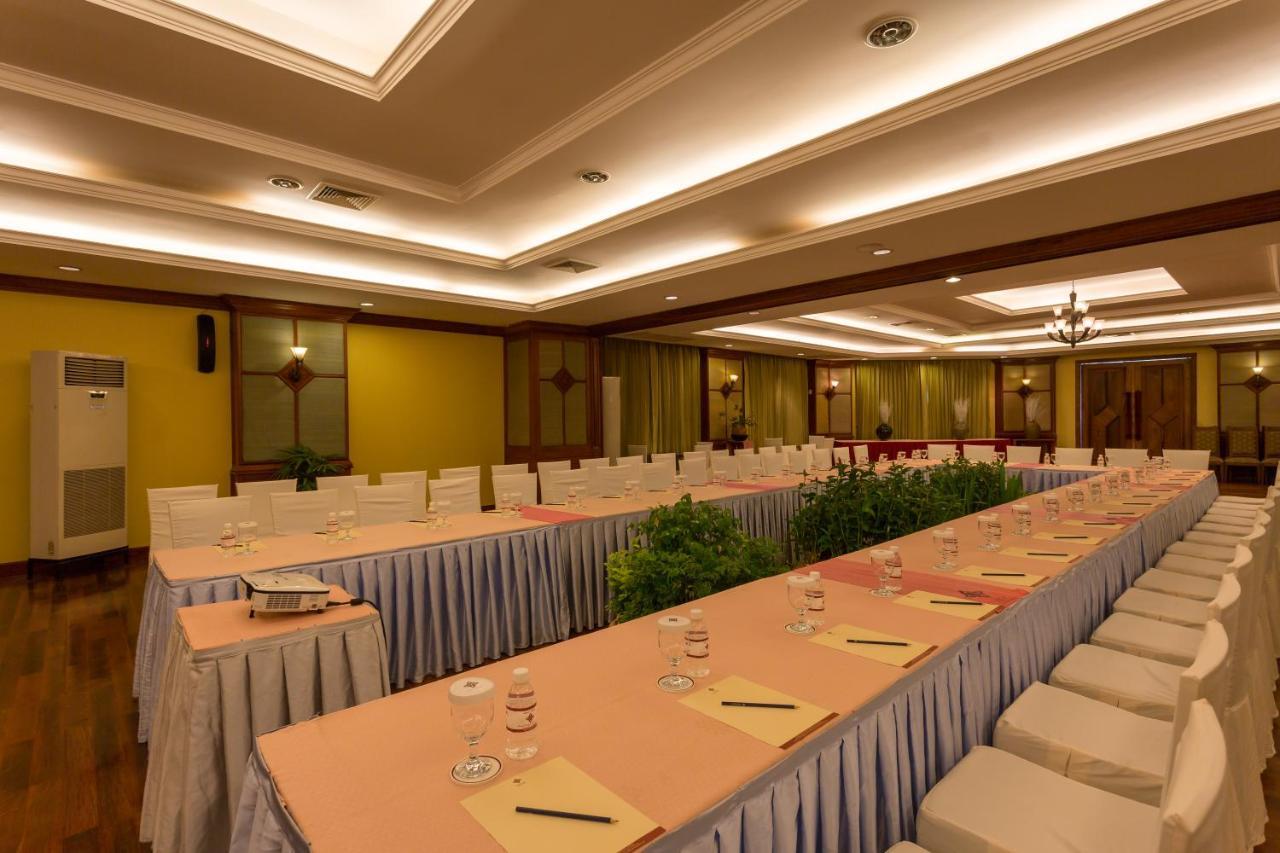 ปริ้นซ์ ดังกอร์ โฮเต็ล แอนด์ สปา Hotel เสียมราฐ ภายนอก รูปภาพ